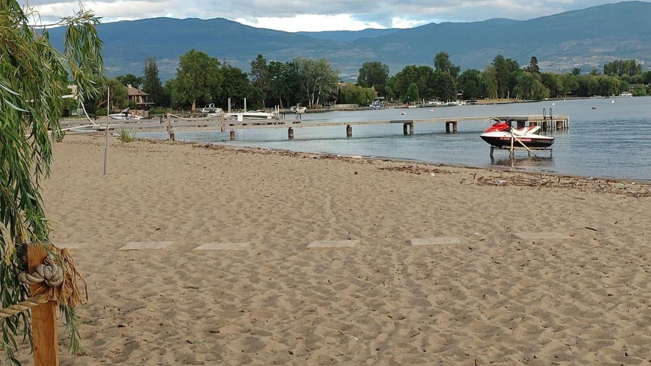 Beds By The Bridge Bed & Breakfast Kelowna Dış mekan fotoğraf